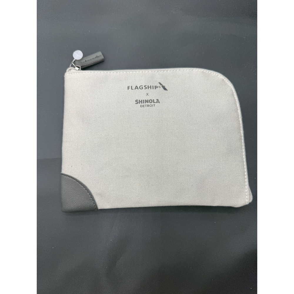 SHINOLA DETROIT x American Airlines Flagship Amenity Pouch Unisex Grey Canvas OS